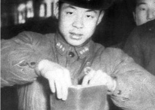 雷锋的光荣事迹有哪些